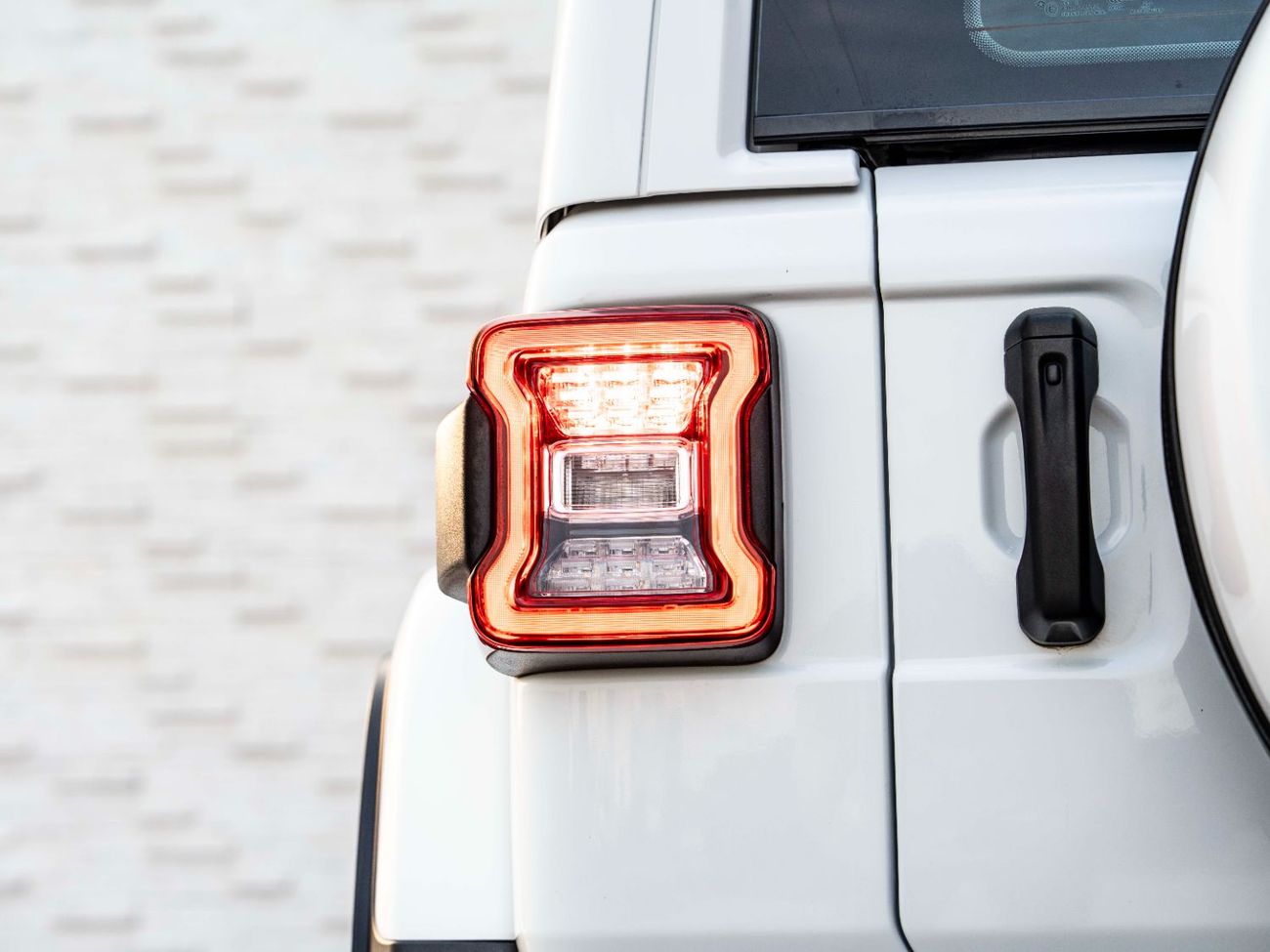 جيب رانجلر Sport 3.6L A/T (5 Seater)