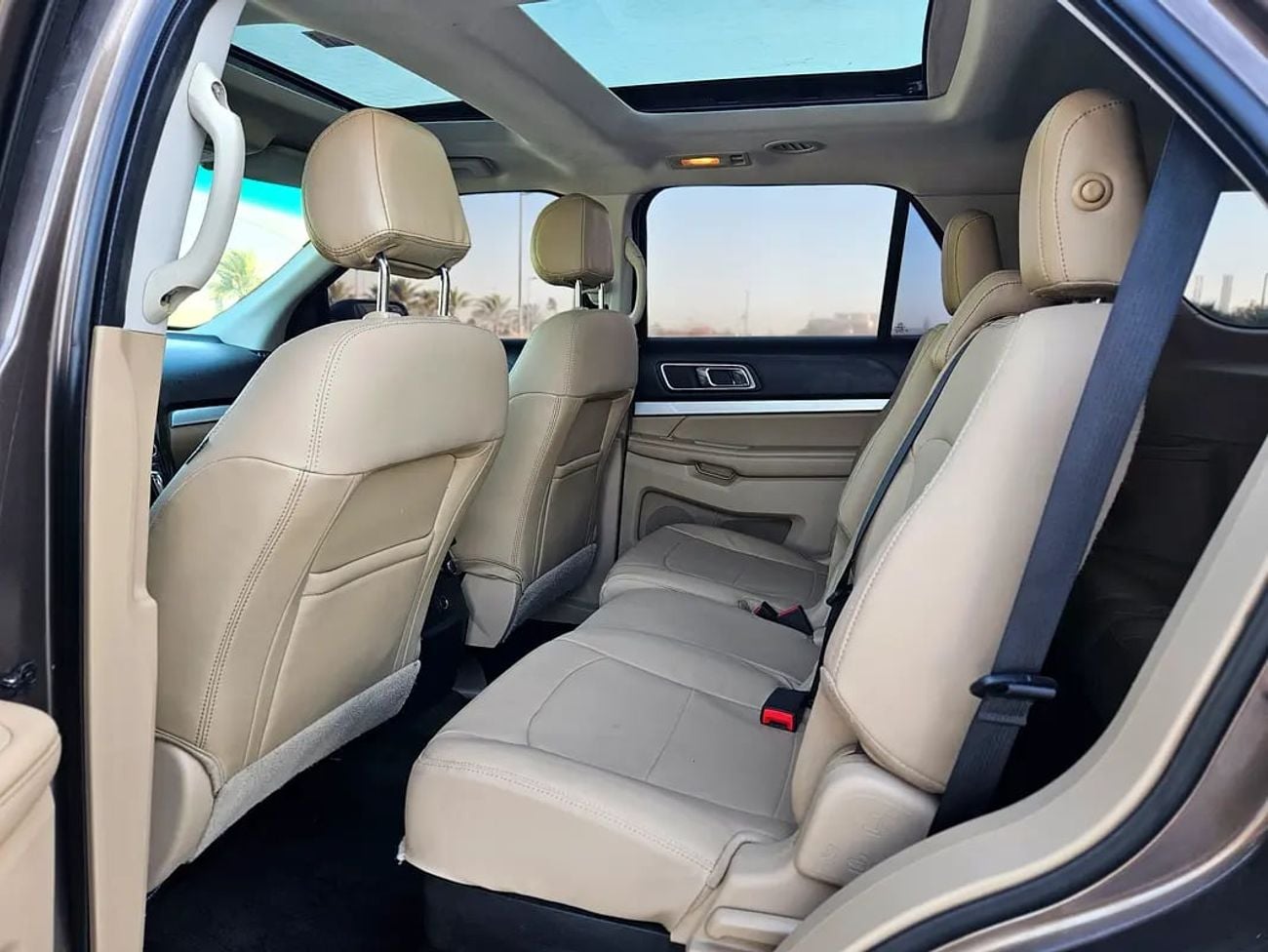 فورد إكسبلورر GCC XLT Full Option Top With Panoramic Roof Premium Condition Single Owner SUV