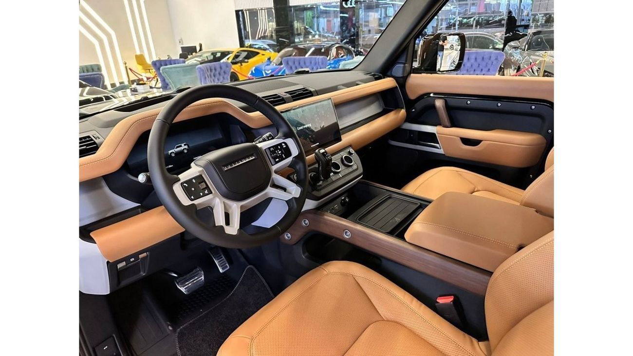 Land Rover Defender 2024 Defender 90 P400 HSE/GCC/22 INCH