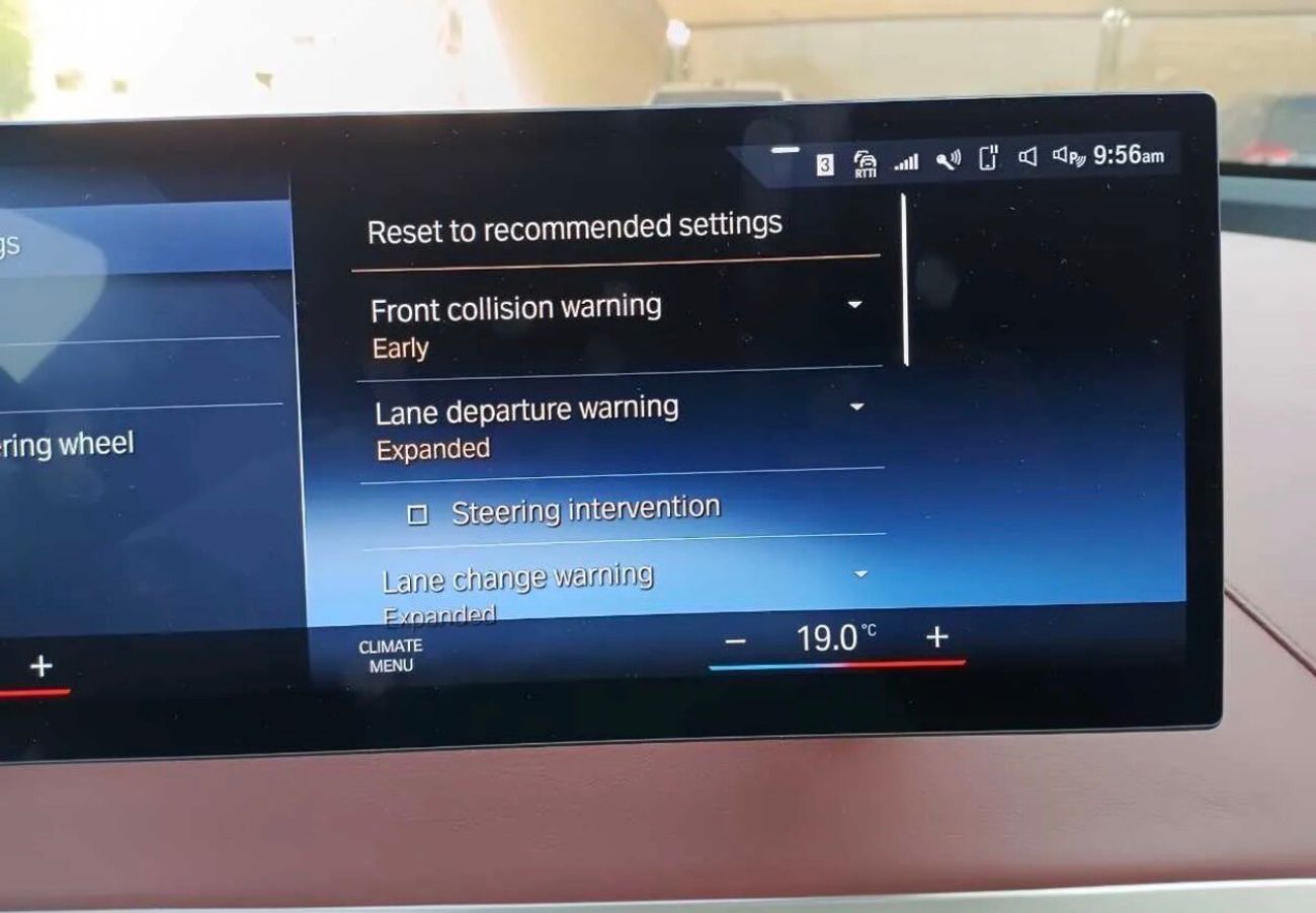 بي أم دبليو iX