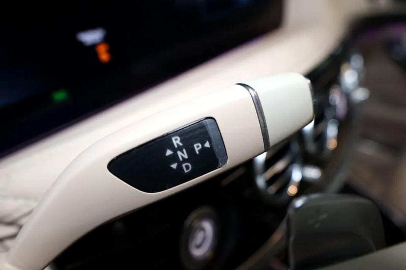 Mercedes Maybach S650 Maybach Pullman Limousine 2021, Privacy Suites, Rear 4-VIP Seats, TV Screen, Burmester Audio!!