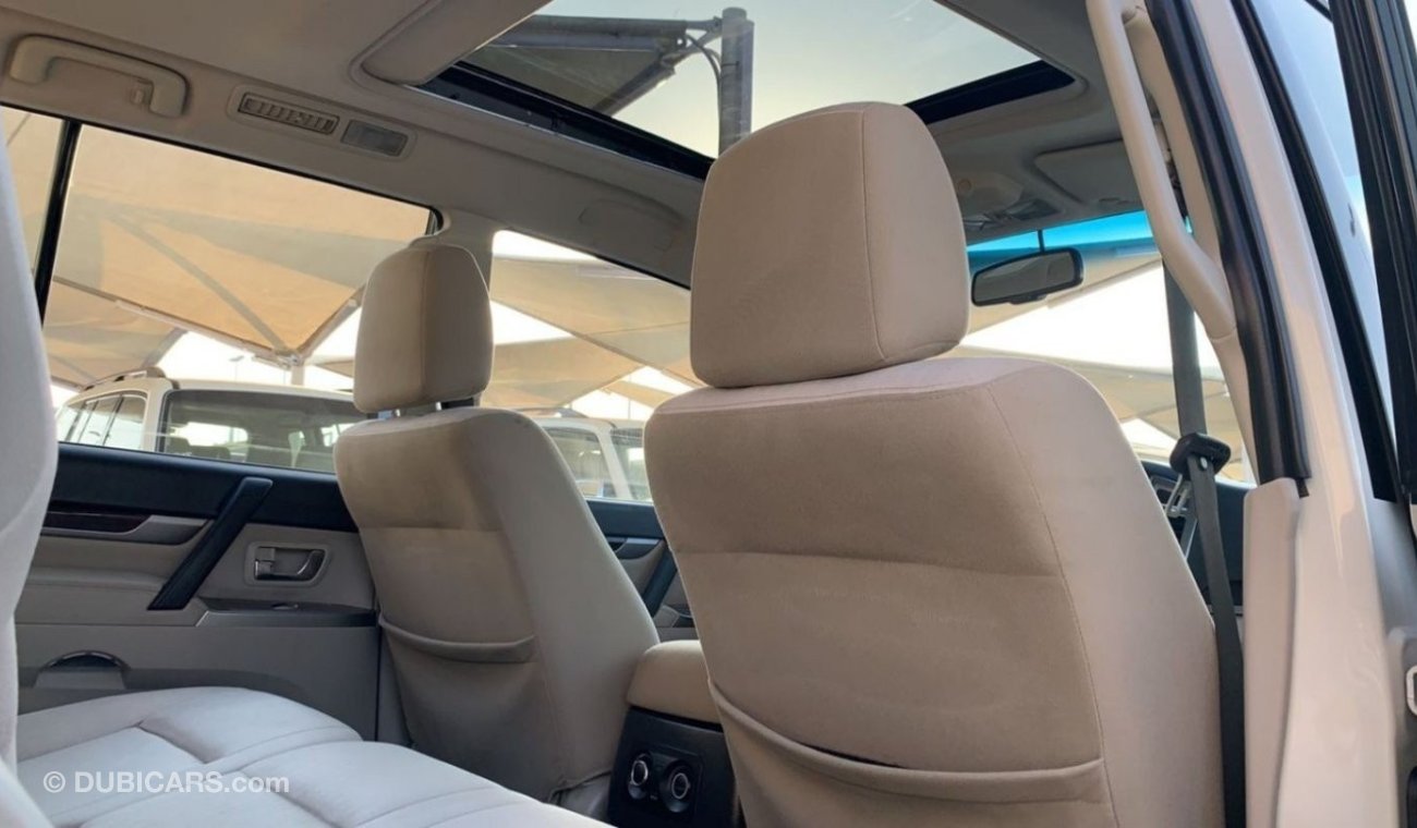 ميتسوبيشي باجيرو GLS متوسط with sunroof 2019 V6 - 3.0L Ref#50-22