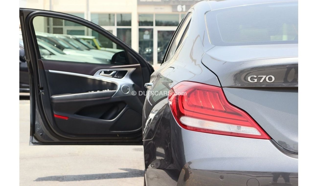 Genesis G70 Genesis G70 Platinum / 3.3T / 2018 / GCC / Free Accident