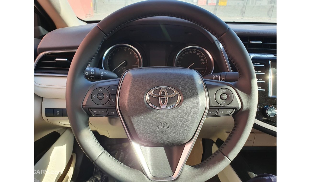 Toyota Camry 2.5 GLE AT With Sunroof/ Power Driver Seats, Smart Key + Button Start + Rear Camera + Dvd