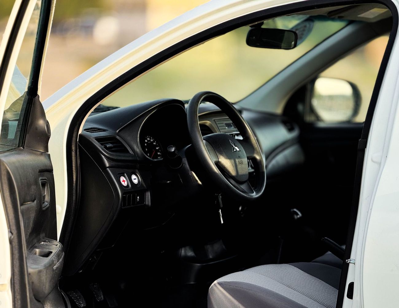 Mitsubishi L200 GL 2.4L (128 HP) Single Cab Utility Mitsubishi L200 2.4L 2WD 2022 GCC accident-free in excellent con