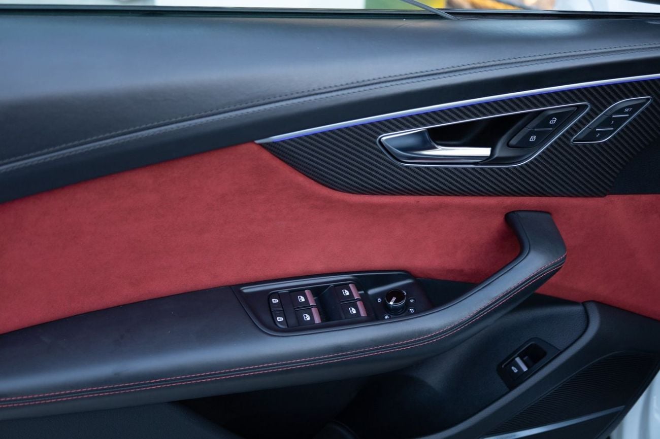 Audi RSQ8 TFSI quattro 4.0L