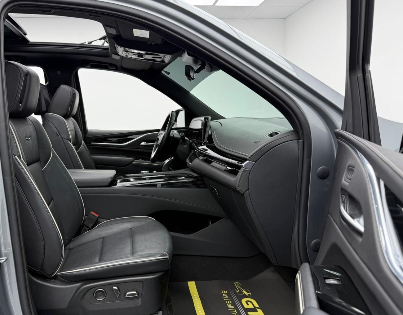 Cadillac Escalade 2023 Cadillac Escalade Sport, 2028 Cadillac Warranty + Service Pack, 8 Seater, Fully Loaded, GCC