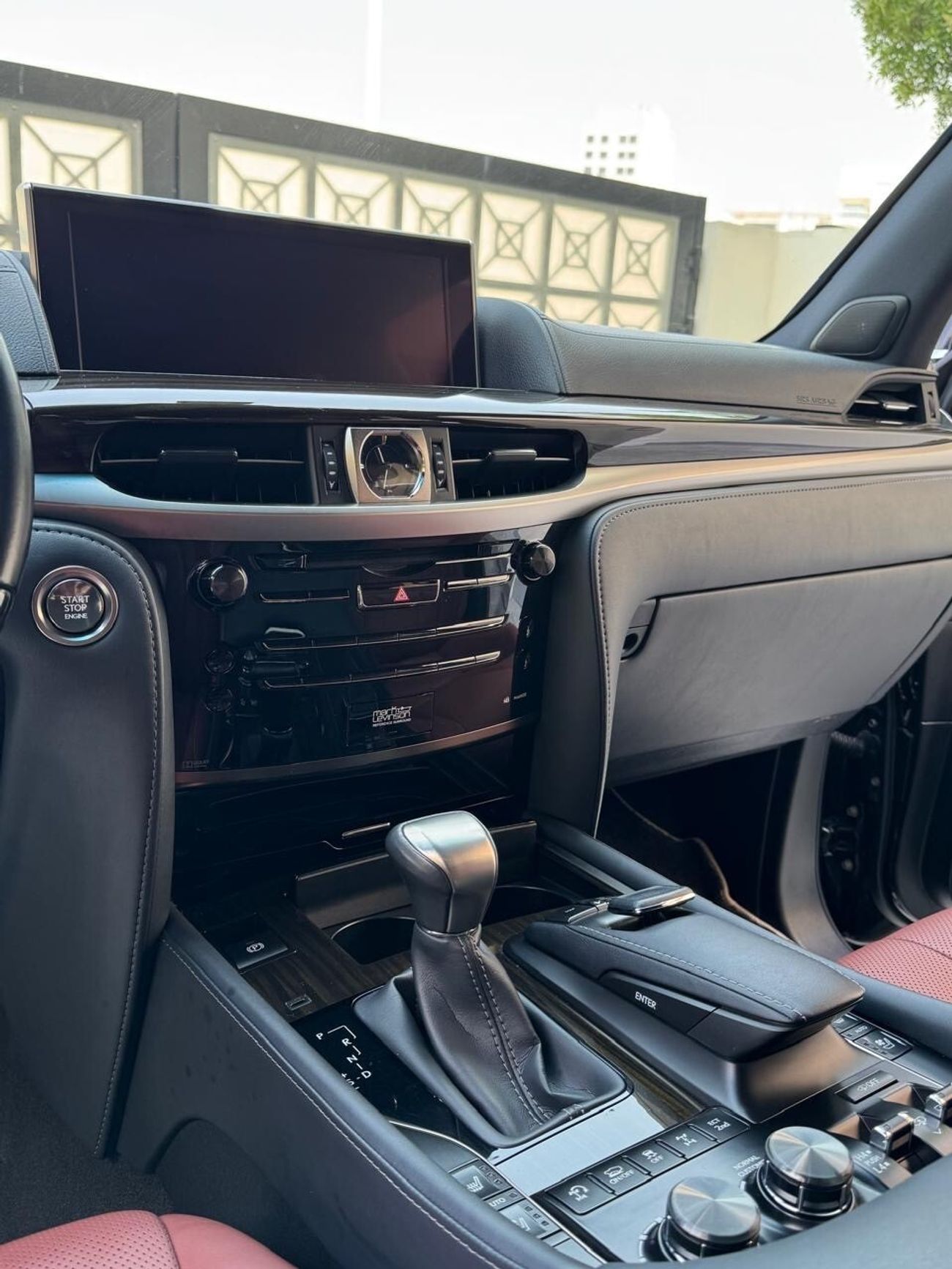 لكزس LX 570 Signature