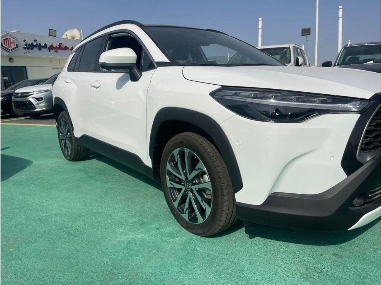 تويوتا كورولا كروس NEW 2023 TOYOTA COROLLA CROSS 2.0L FULL OPTION