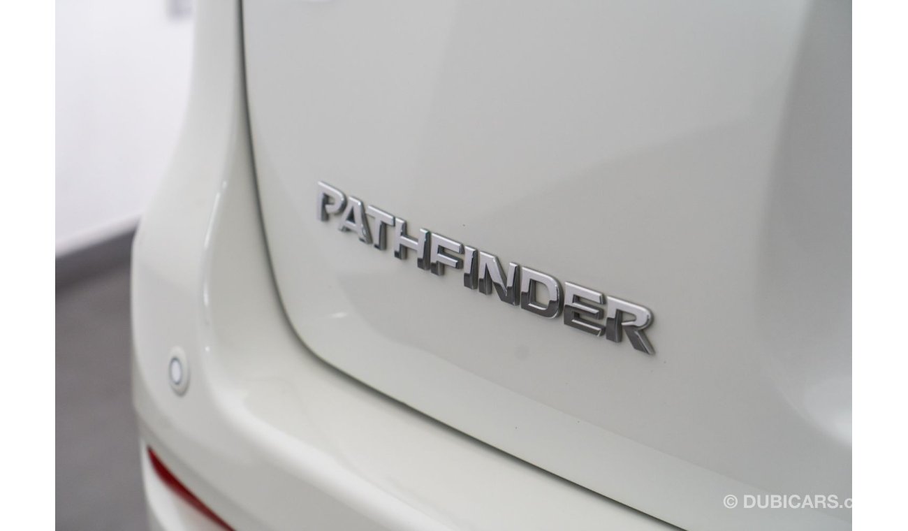 Nissan Pathfinder SV 2015 Nissan Pathfinder SV / Full-Service History