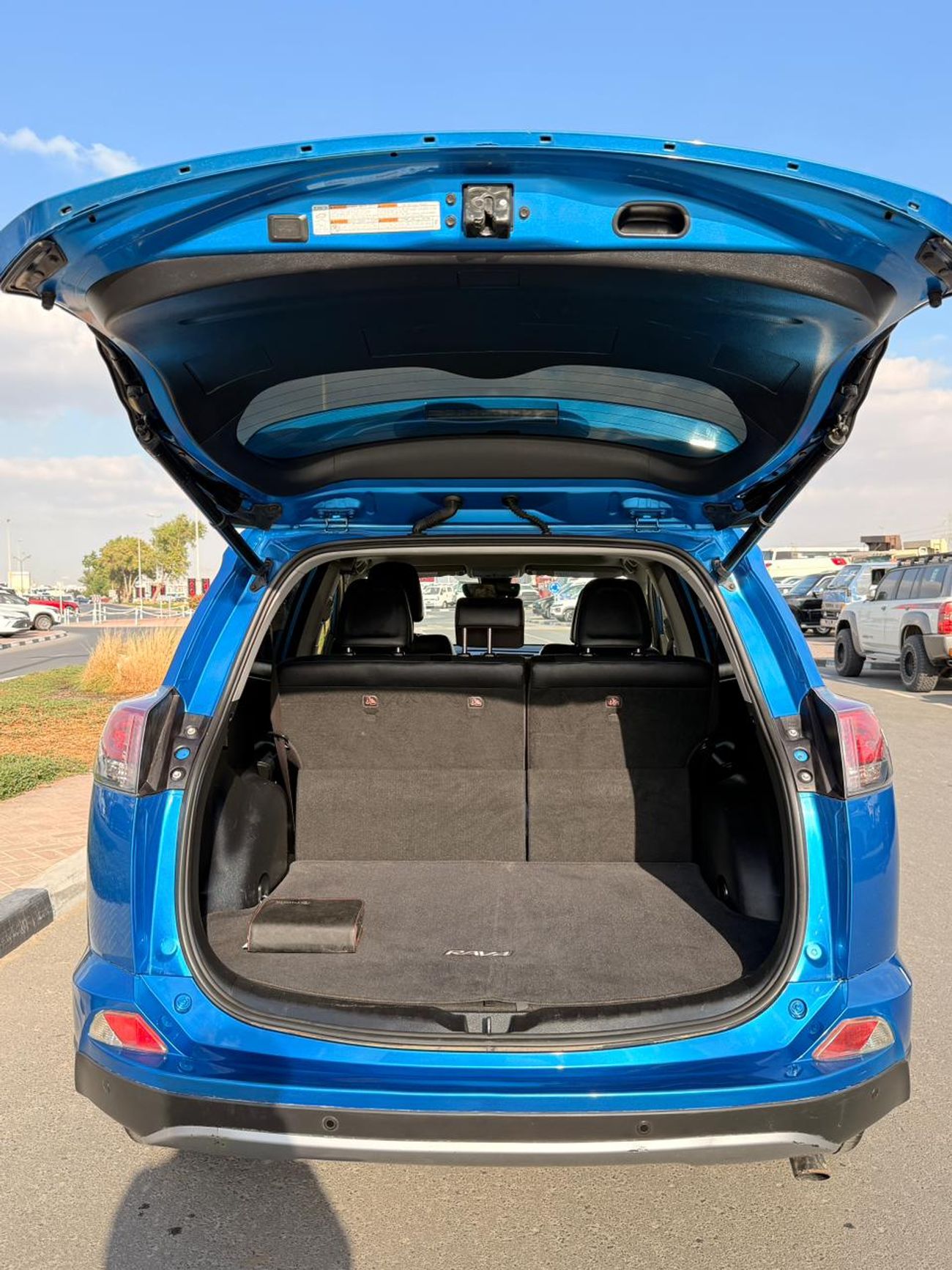 تويوتا راف ٤ Limited 2.5L 360 camera, sunroof Full option