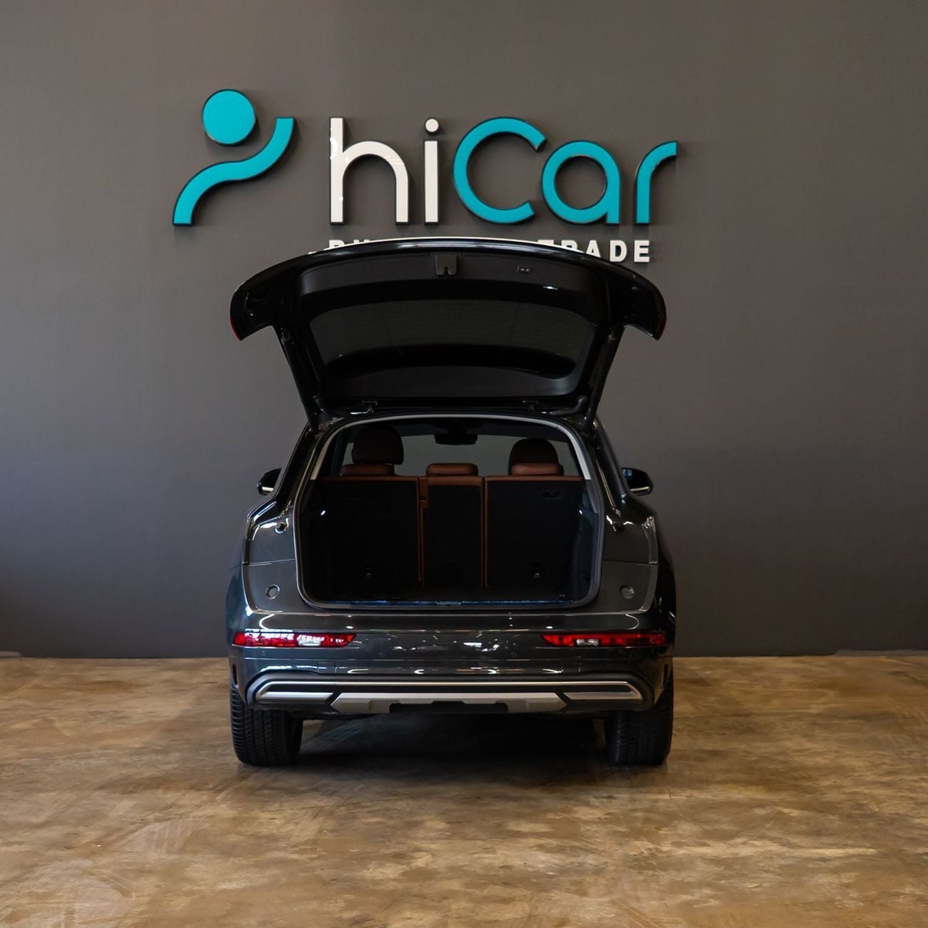 Audi Q5 45 TFSI Quattro 2.0L AED 3,161 pm • 0% Downpayment • Audi Q5 45Tfsi • Agency Warranty And Service Pa