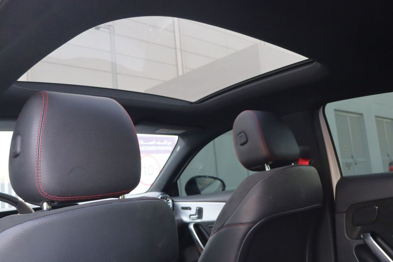 Mercedes Benz CLA35 AMG PREMIUM