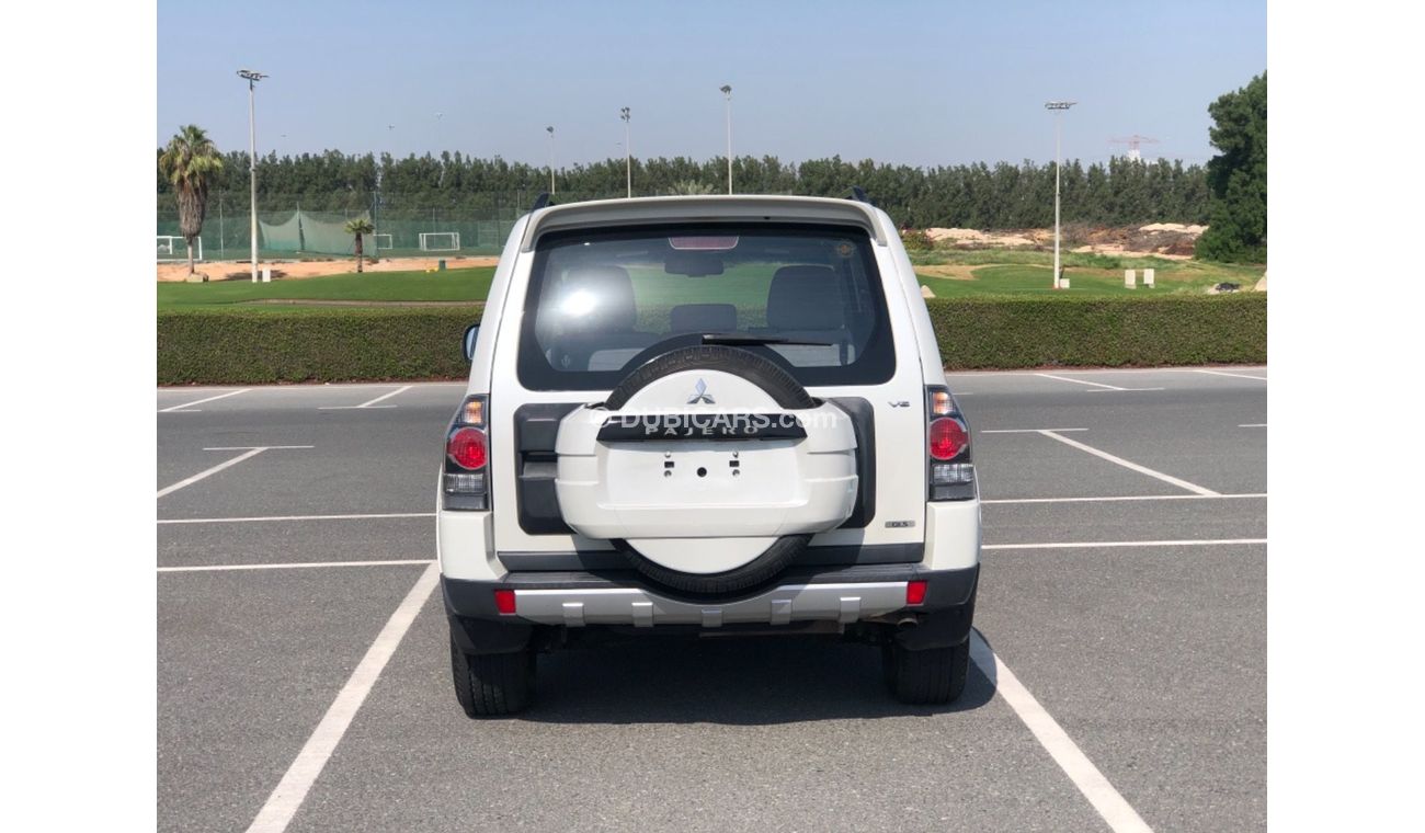 ميتسوبيشي باجيرو موديل 2008 خليجي فل مواصفات كراسي جلد ومثبت سرعه وتحكم كهربي كامل ونظام صوت ممتاز وكاميرا خلفيه