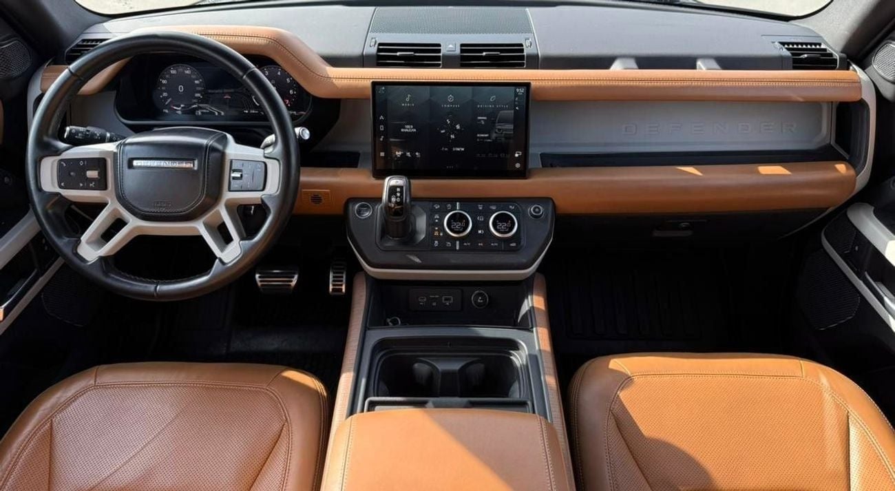 Land Rover Defender P400 110 HSE 3.0L (5 Seater) LAND ROVER DEFENDER HSE P400 | YEAR: 2023 | GCC SPECS | KMS: 121,000 |