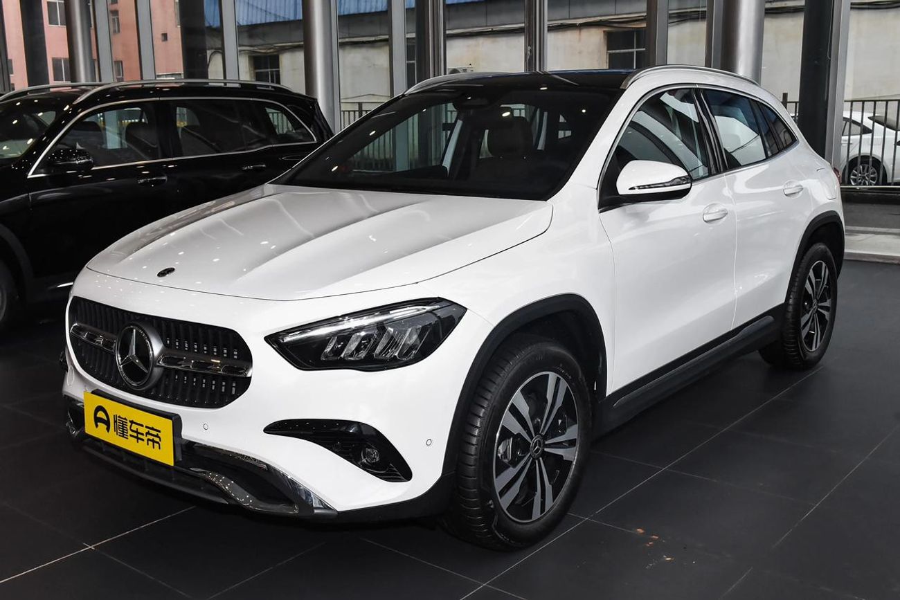 Mercedes-Benz GLA 200 MERCEDES BENZ GLA200 1.3L TURBO FULL OPTION MODEL 2025