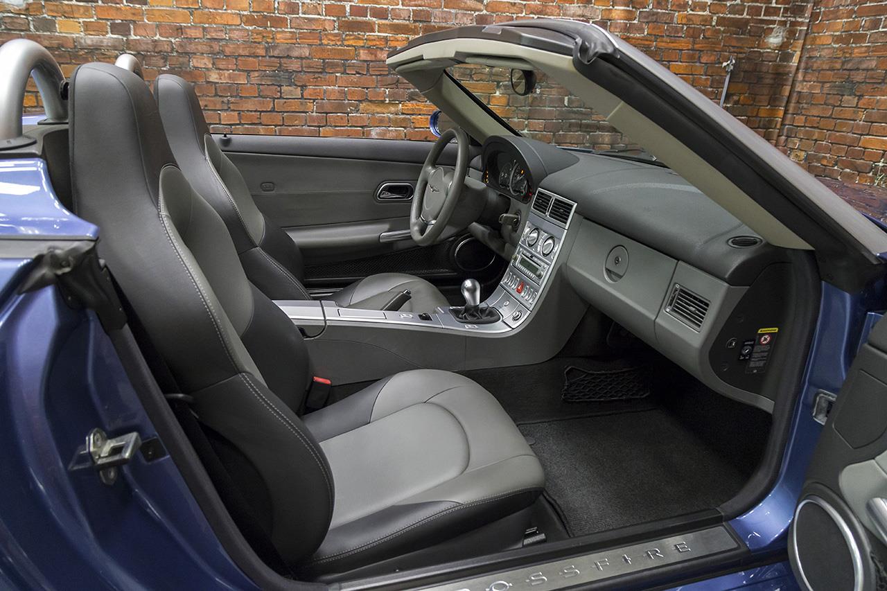 Chrysler Crossfire interior - Seats