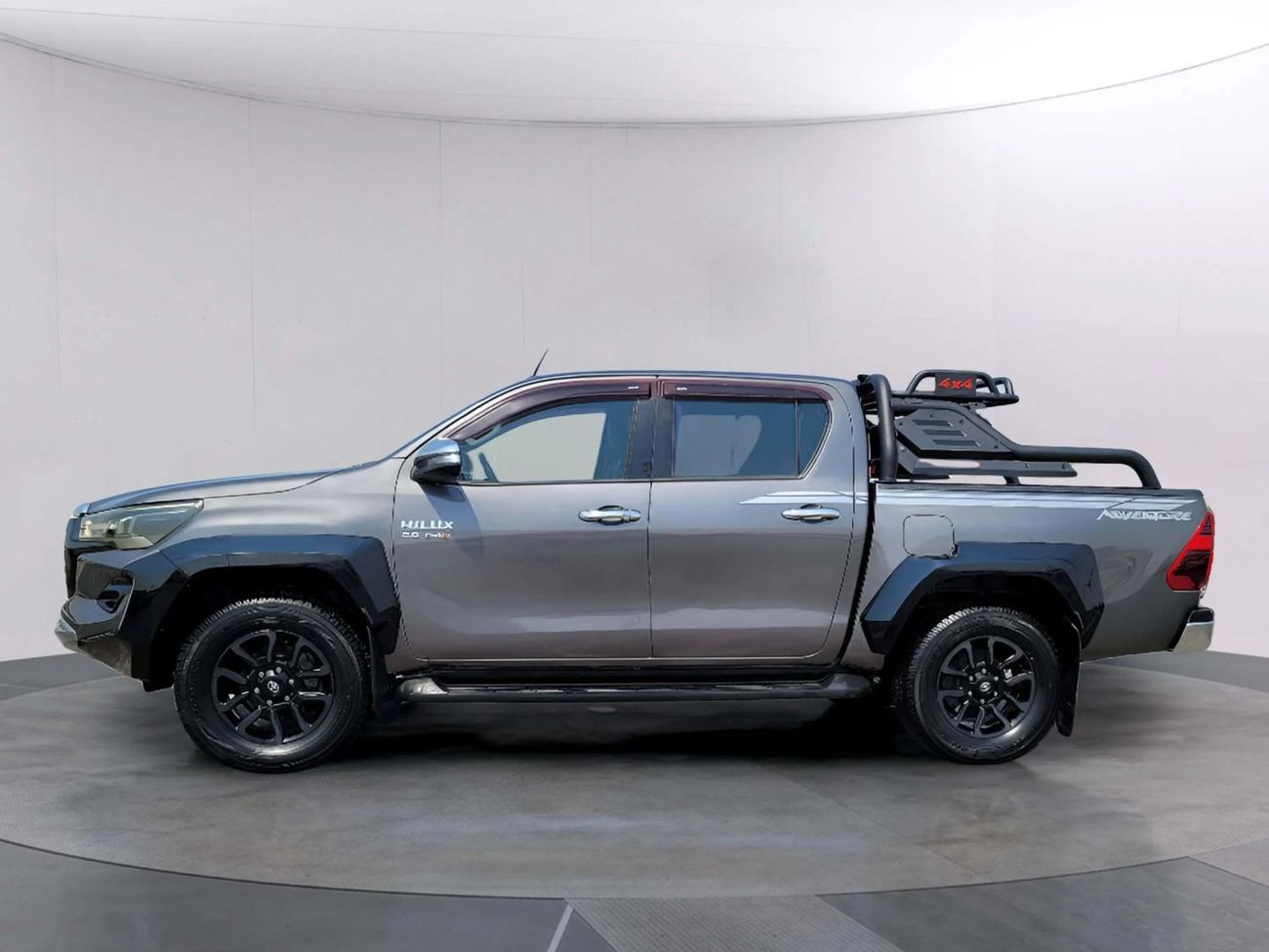 تويوتا هيلوكس 4X4 Diesel 2.8L Right Hand Drive (RHD)