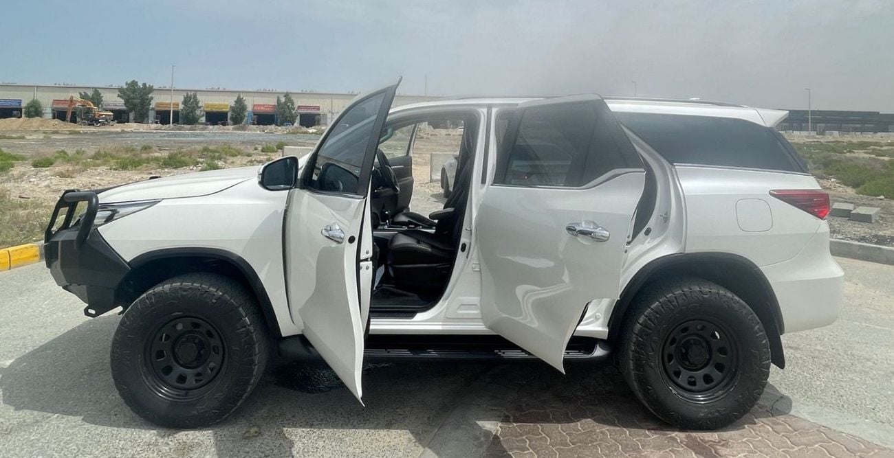 تويوتا فورتونر diesel 2.8 liter ,Right hand drive 2017 Model ,only for export available
