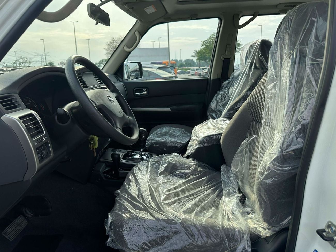 Nissan Patrol SAFARI GL 4.8L M/T (7 Seater)