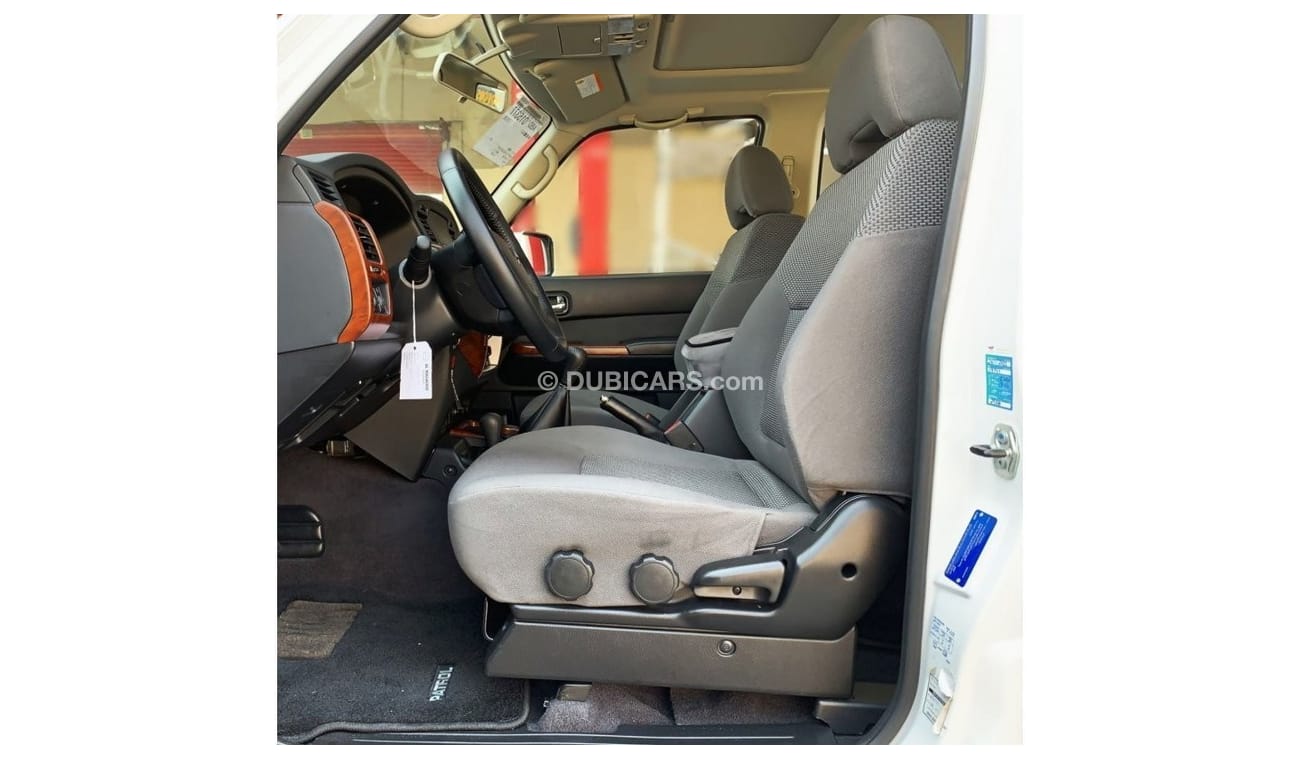 Nissan Patrol Safari MANUAL TRANSMISSION - 3 DOORS CAPSULE - BANK FINANCE FACILITY - FULL OPTION