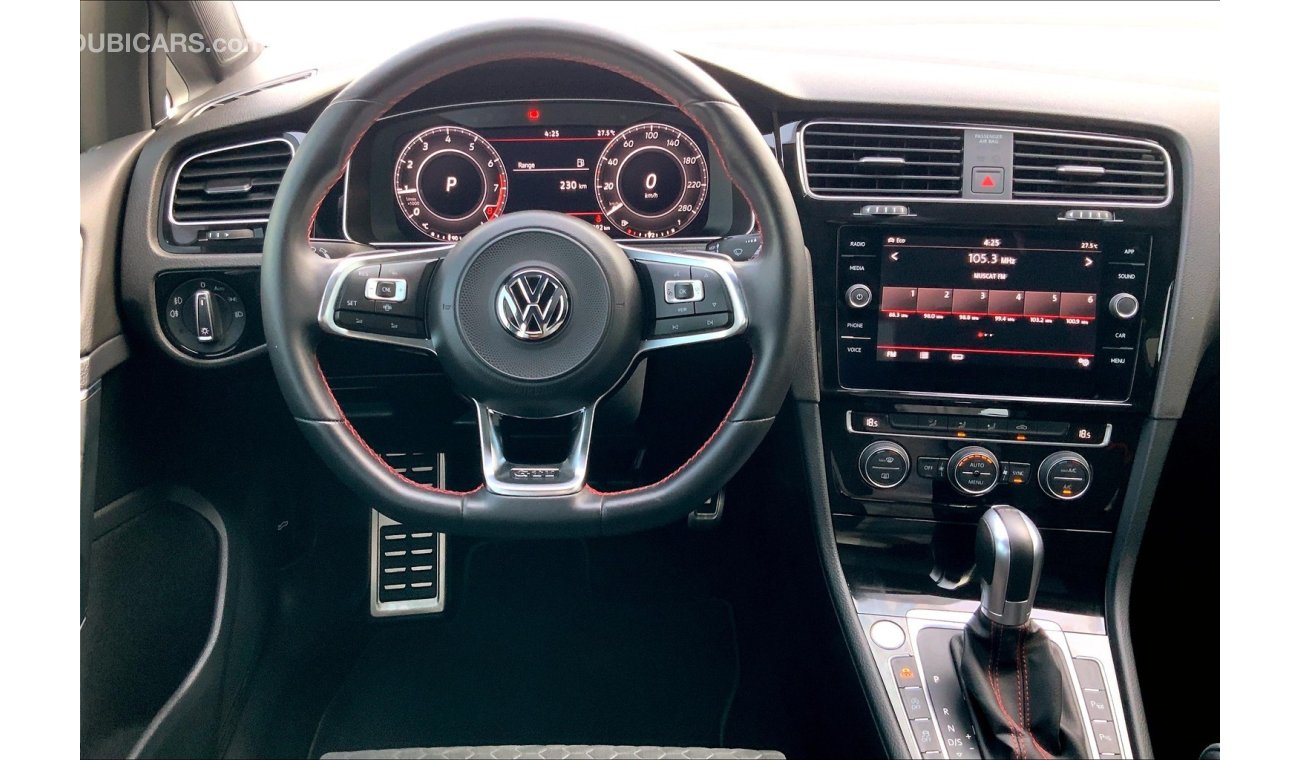 Volkswagen Golf GTI P2 (Fabric Seats)