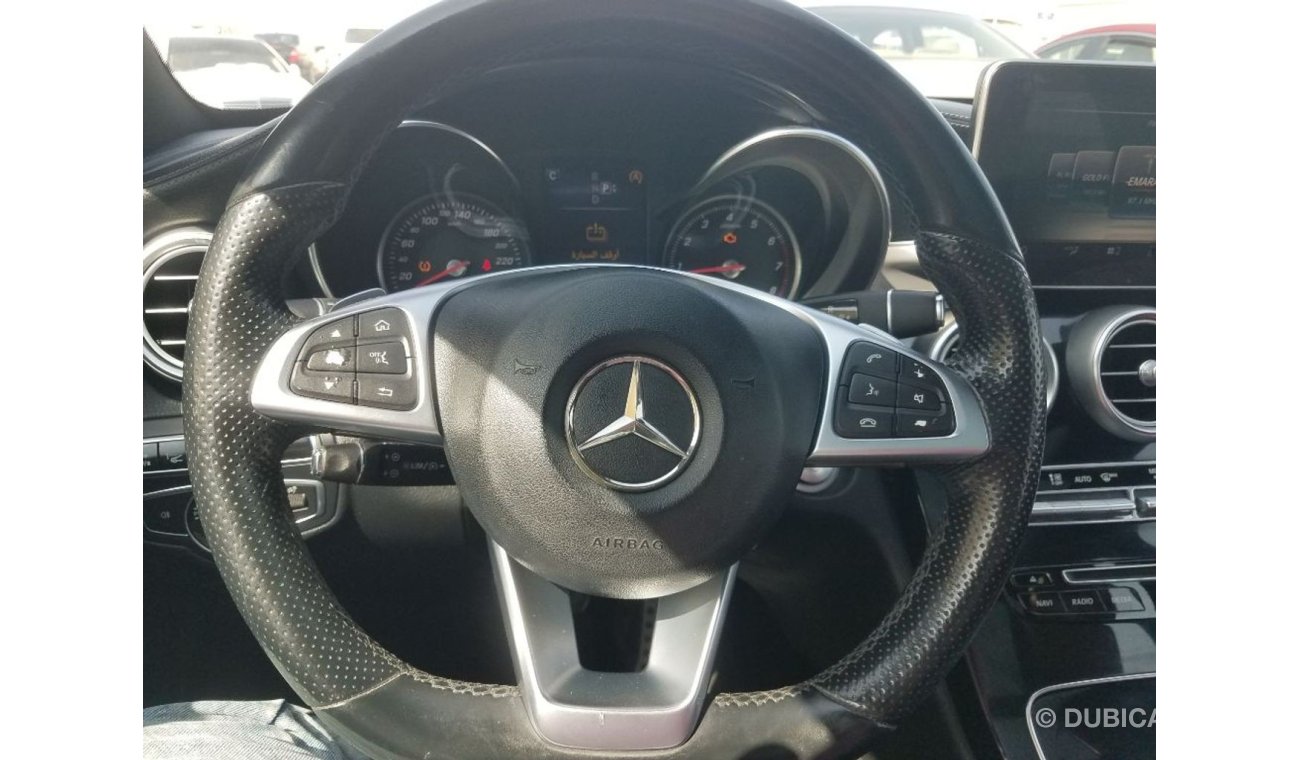 Mercedes-Benz C200 Mercedes Benz C Class made in 2015 for sale Very clean inside and out Walker 117000 k.m AED 95,000 r