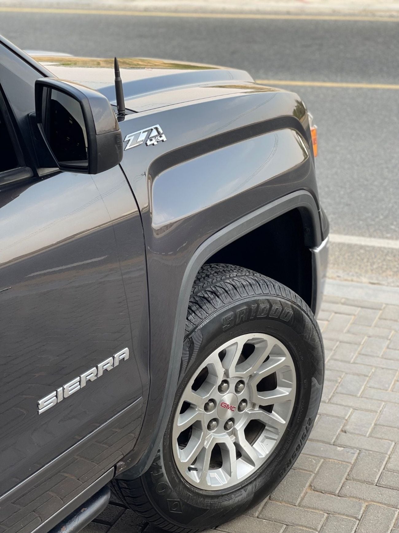 GMC Sierra 1500 SLE 5.3L Single Cab Utility V8 5.3L / 4x4 / GCC / LEATHER / REMOTE START / BIG RIMS / BIG SCREE