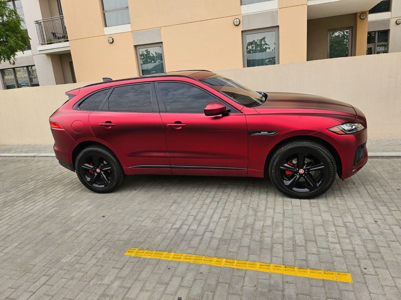 جاكوار F بيس فخامة لا تقاوم! جاكوار F-Pace موديل 2018 | فول أوبشن | فتحة بانوراما – بحالة الوكالة!