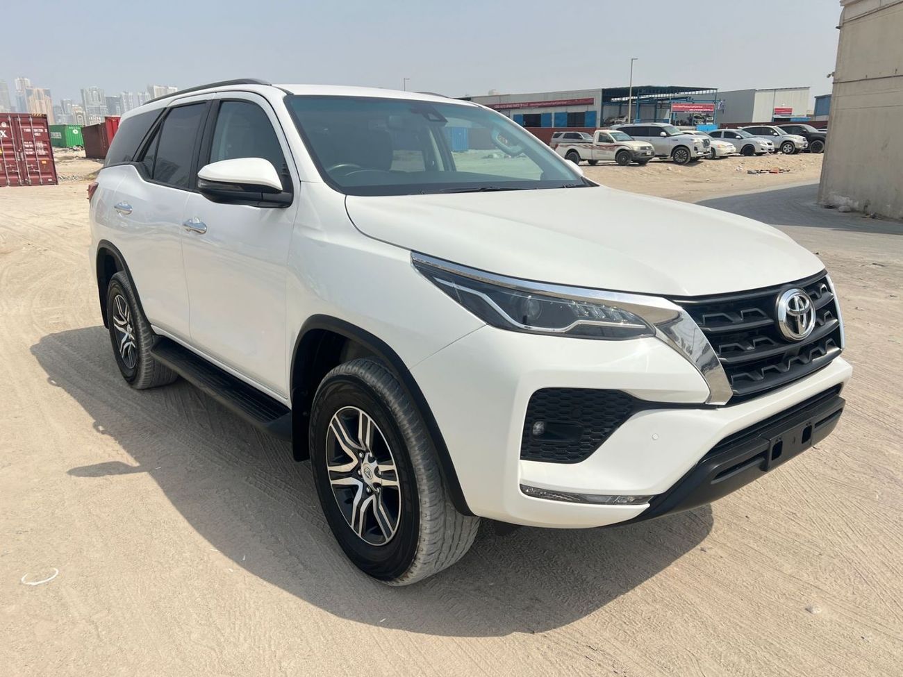 تويوتا فورتونر 2,8 LITER ,DIESEL RIGHT HAND DRIVE PUSH START