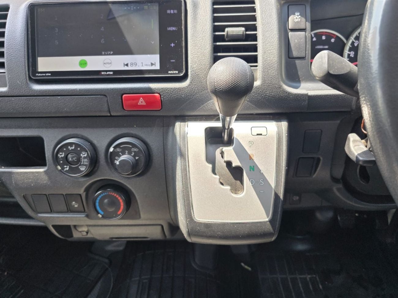 تويوتا هاياس TOYOTA HIACE VAN RHD 2019 MODEL 2.8 L DIESEL AUTOMATIC(PM05162)