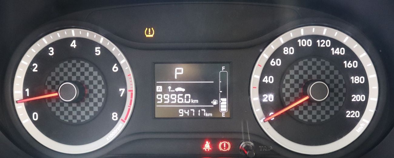 Hyundai Grand i10 YUNDAI GRAND i10 2023 model, GCC, in excellent condition, 94,000 km, 1.2L engine, price 33,000 dirha