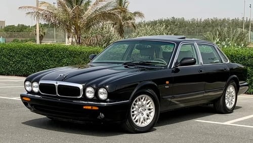 Jaguar XJ8 Good condition car GCC