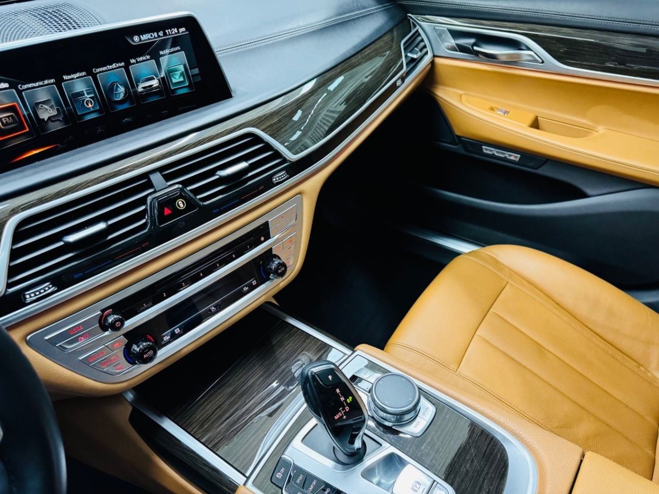 بي أم دبليو 730Li Exclusive 2.0L