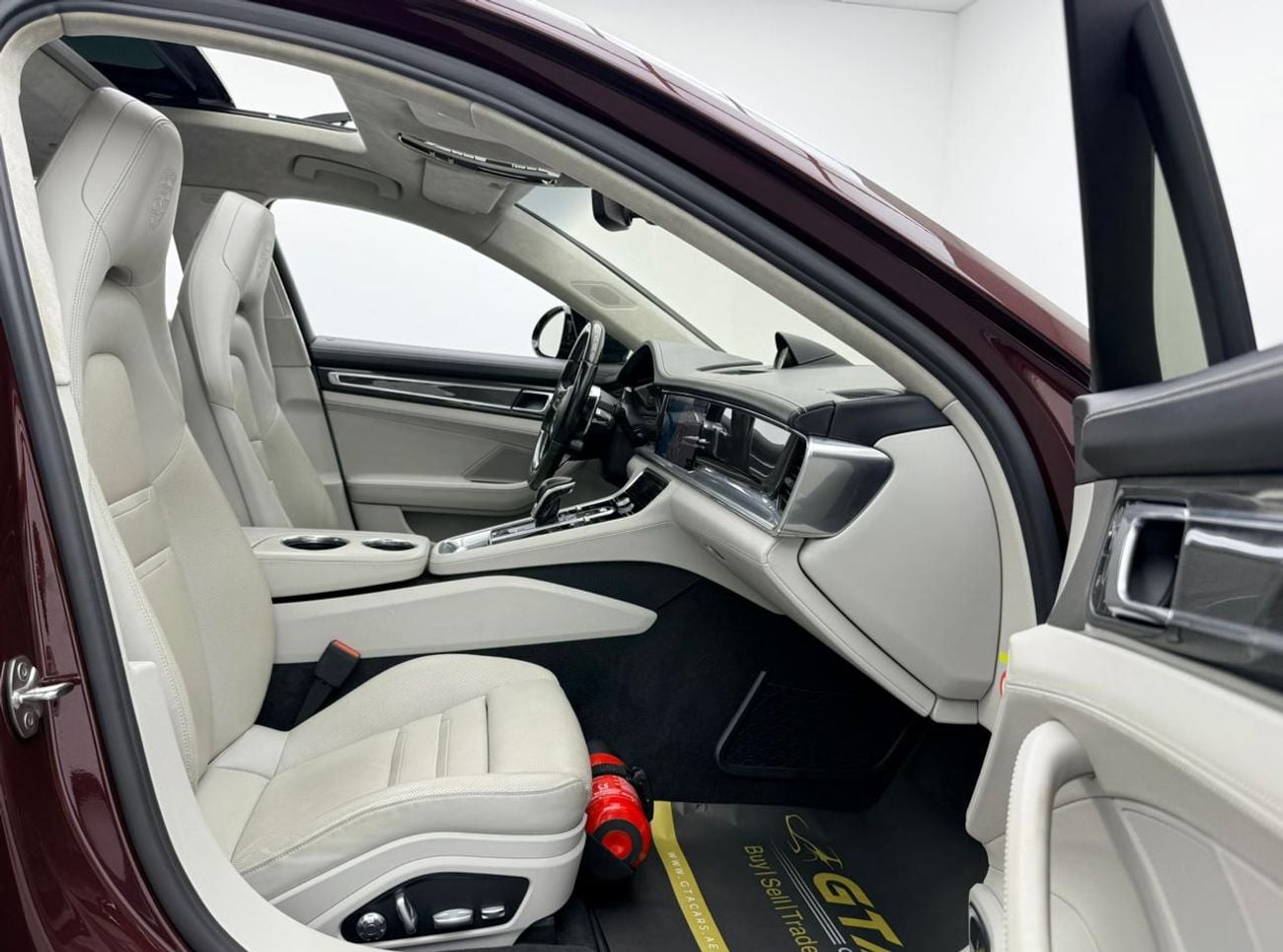 Porsche Panamera TURBO SPORT TURISMO 2018 Porsche Panamera Turbo Sport Turismo, Full Porsche Service History, Sport Chrono Package, GCC