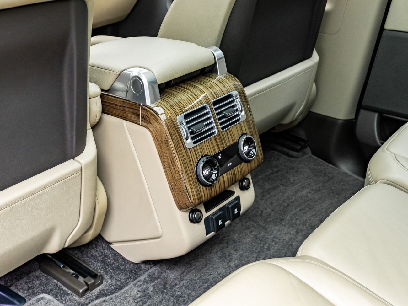 لاند روفر رينج روفر سبورت HSE 3.0L (340 HP)