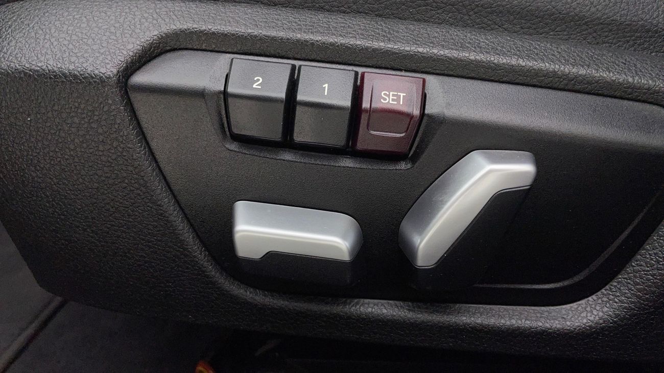 BMW 318i EXECUTIVE 1.5 | Zero Down Payment | Home Test Drive