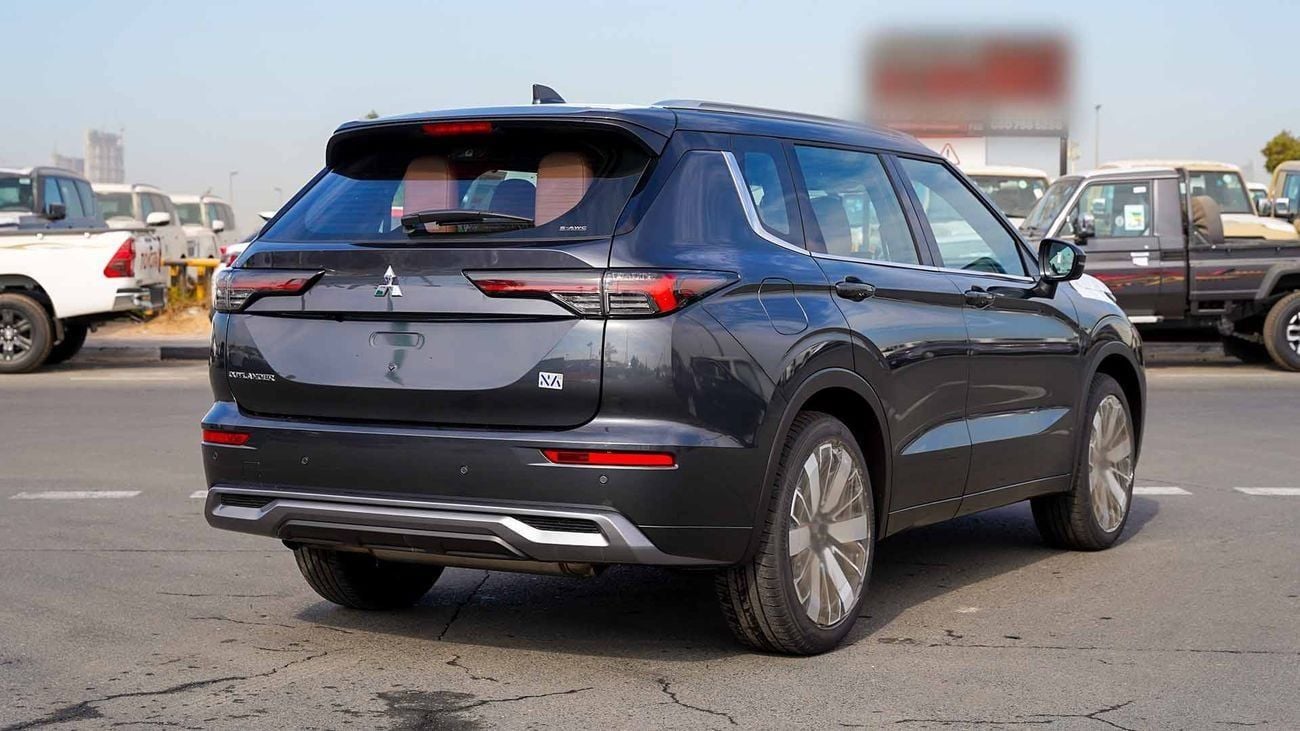 ميتسوبيشي آوتلاندر ميتسوبيشي أوتلاندر 2026 – الفئة المميزة (G09) 2.5 لتر | SUV بسبعة مقاعد | مواصفات الخليج | للتصدير ف