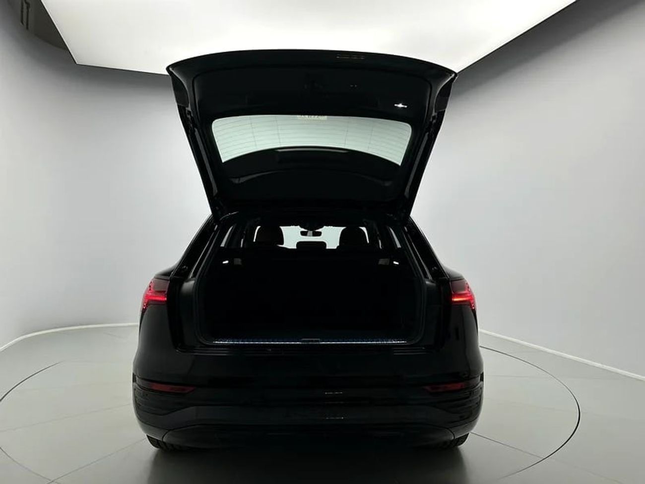 Audi etron Q8 Advanced 55 quat 408hp (Ref# 028541)