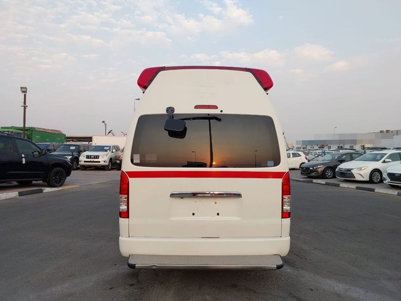 Toyota Hiace TOYOTA HIACE VAN AMBULANCE RHD 2015 MODEL 2.7 L PETROL AUTOMATIC(PM15128)