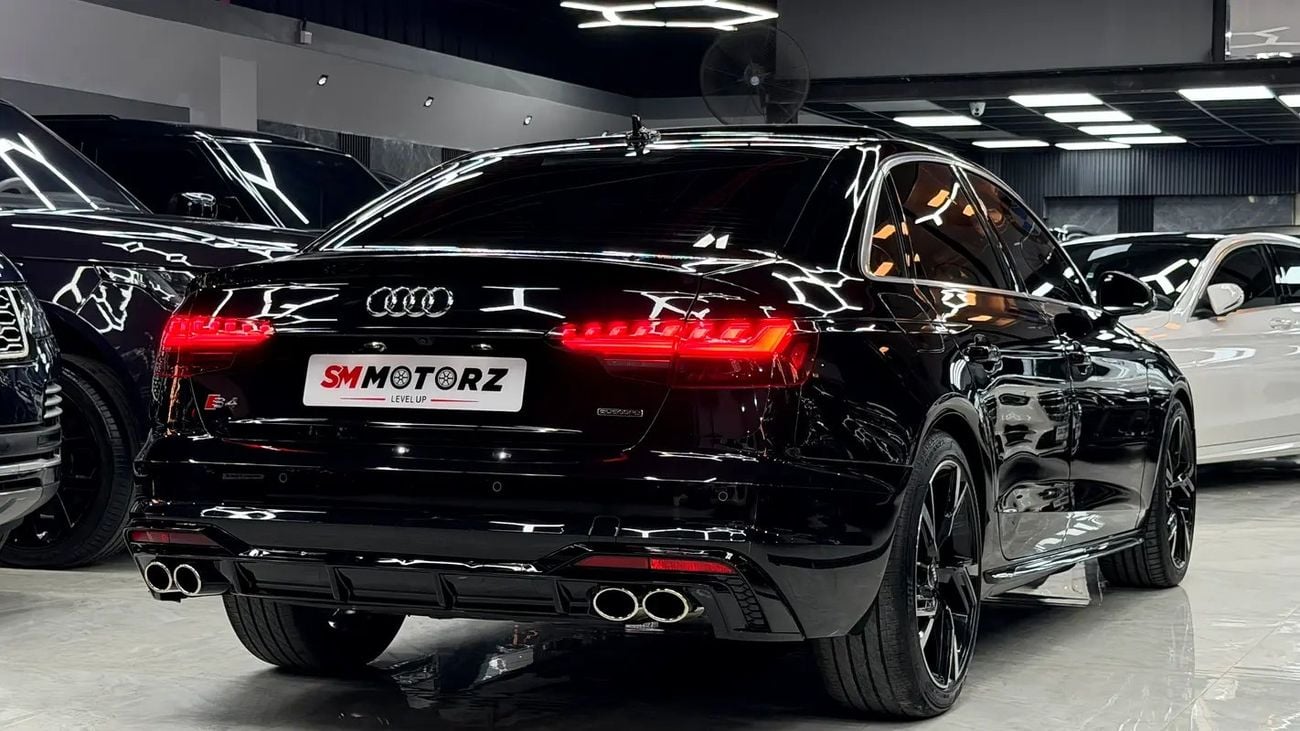 أودي A4 40 TFSI S-LINE