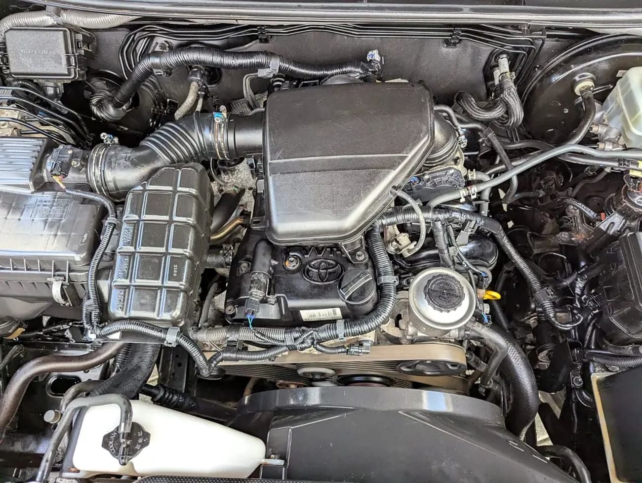 تويوتا برادو V4 2.7L GCC Specs | Automatic | Interior and Exterior Excellent Condition
