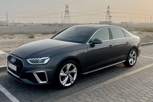Audi A4 40 TFSI, S-Line, 2.0L Turbo