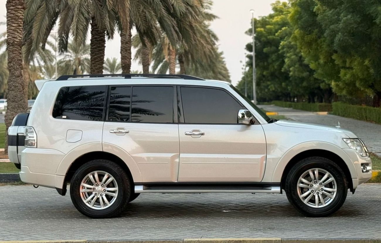 ميتسوبيشي باجيرو GLS Highline 3.8L (243 HP)