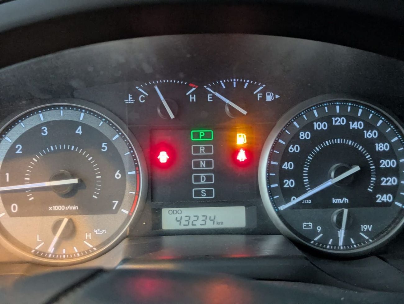 تويوتا لاند كروزر Toyota Landcruiser 2016 facelifted 2025 LHD golden colour