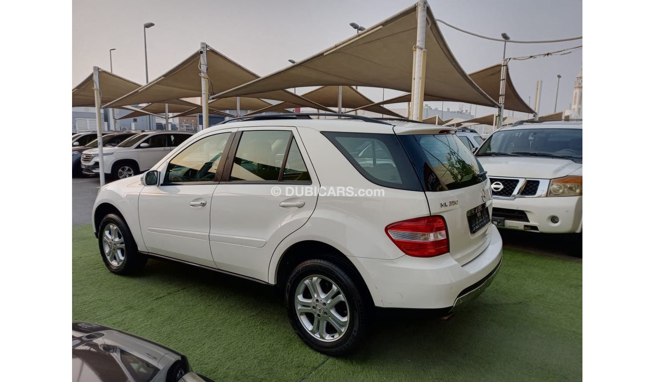 مرسيدس بنز ML 350 خليجى موديل 2006 رقم واحد فتحة جلد مثبت سرعة تحكم رنجات حساسات بحالة ممتازة
