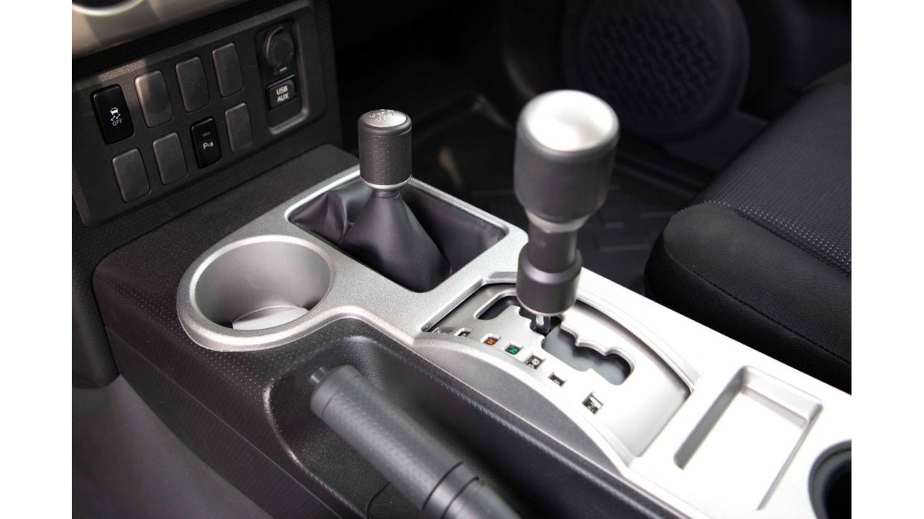 Toyota FJ Cruiser 2023 Toyota FJ Cruiser 4.0 Xtreme V 2 Air Bag - Grey inside Grey | Export Only