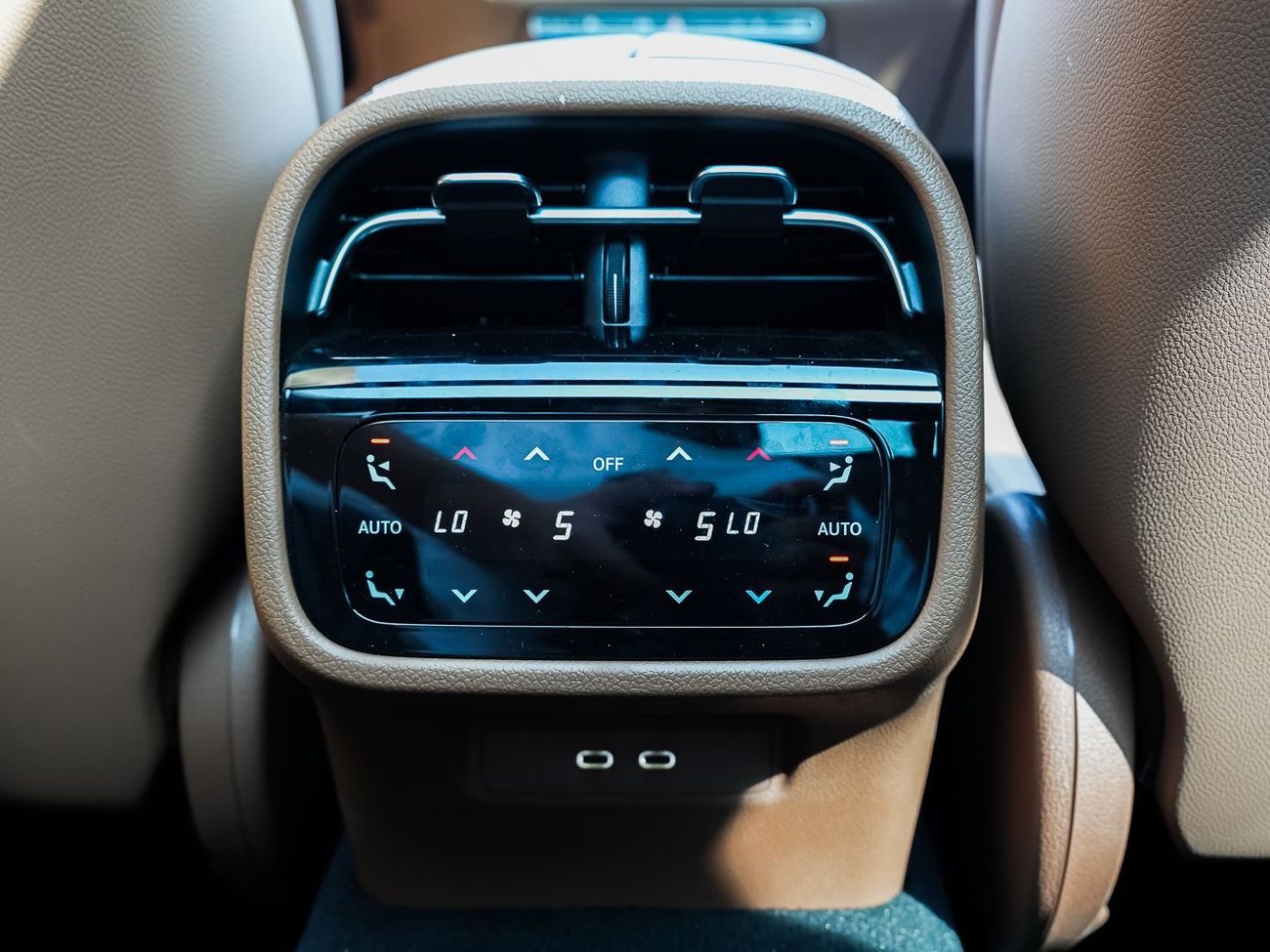 مرسيدس بنز E200 2.0L 2024 (German Specs) Full Edition