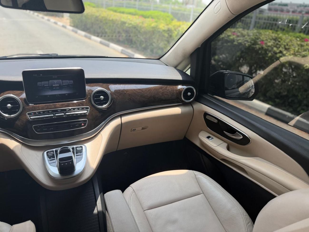 مرسيدس بنز V 250 AVANTGARDE LWB