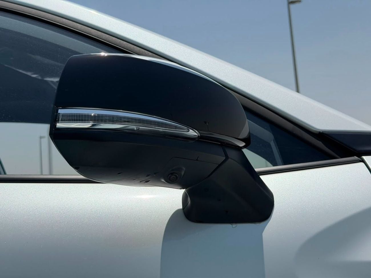 تويوتا كورولا كروس GLI 2.0L HEV 2025 Electric Seat 2025 Export Price @ 78,500 AED